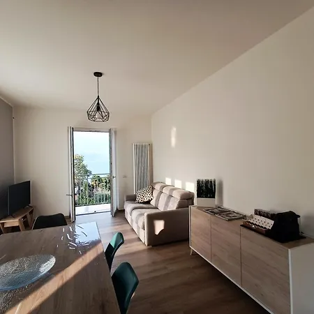 Casa Bianca 1 By Gottschalk デルヴィオ